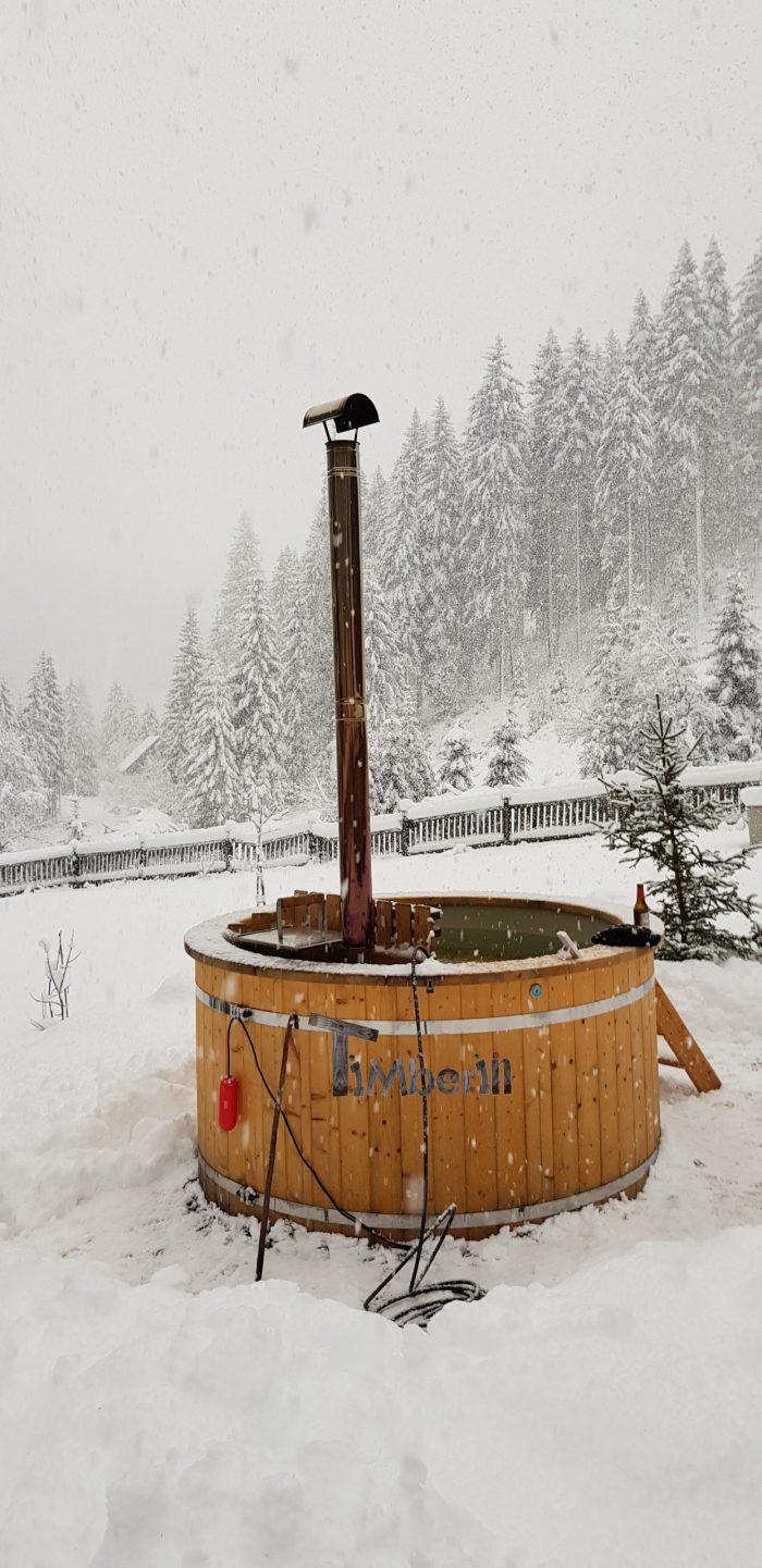 Badetonne-mit-Kunststoffeinsatz-Sonderangebot-Martin-Hohentauern-Österreich-1-scaled-700x1441 badetonne badefass outdoor im winter