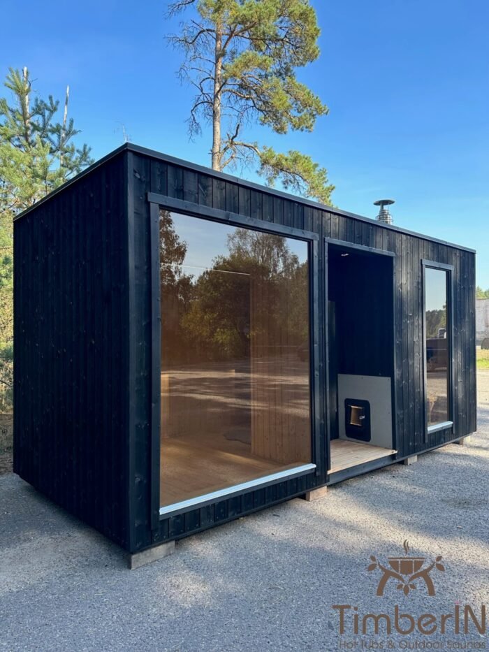 Modernes Saunahaus für den Garten – Design trifft auf Wellness 6 Gartensauna modern mit Thermoholz-Fassade und Panoramafenster