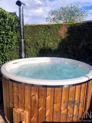 Badezuber Badefass Hot Tube Mit Whirlpool Holzofen – TimberIN Rojal (1)