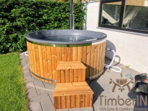 Badezuber Badefass Hot Tube Mit Whirlpool Holzofen – TimberIN Rojal (1)