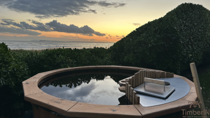 Badefass & Badezuber aus Holz – traditionelles Handwerk trifft moderne Wellness 6 Holz Badefass im Garten in Österreich – natürliche Outdoor-Wellness von TimberIN