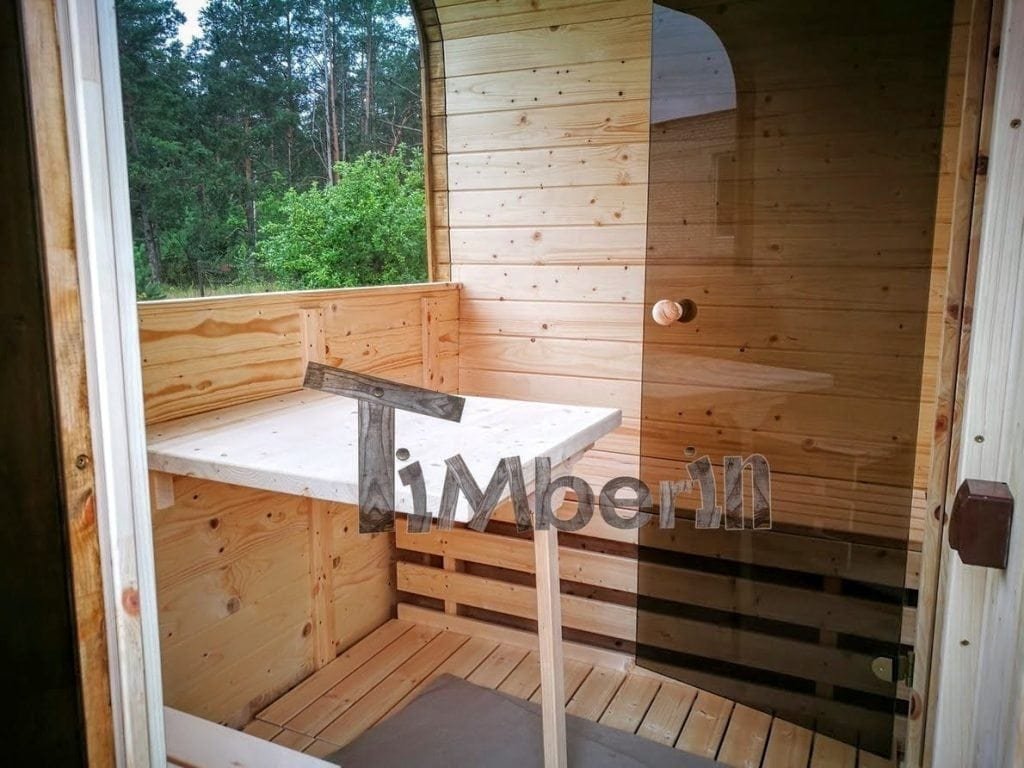 Quadratische Aussensauna mit Harvia Holzofen und Vorraum ...