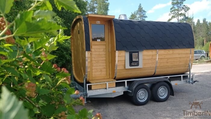 Mobiles Saunafass – flexible Wellness jederzeit genießen 6 Mobile Fasssauna auf Anhänger mit Holzofen Schweiz