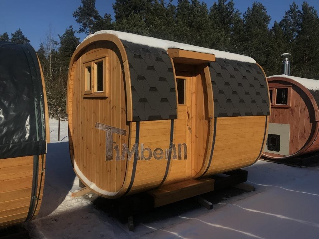 Quadratische Aussensauna mit Harvia Holzofen und Vorraum ...