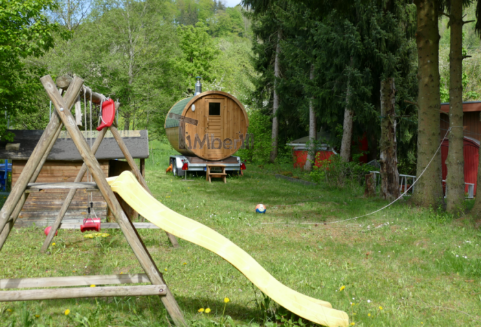 AUSSENSAUNA MIT ANHÄNGER MIT PANORAMAFENSTER, ANKLEIDERAUM UND HARVIA HOLZOFEN, Ingo, Deggenhausertal, Deutschland (2)