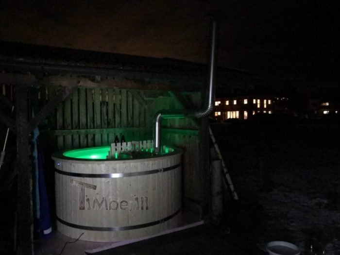 Badetonne mit Kunststoffeinsatz, Lorenz, Egling, Deutschland 6 Badetonne Mit Kunststoffeinsatz, Lorenz, Egling, Deutschland (2)