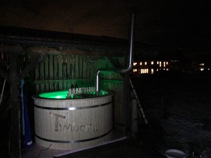 Badetonne mit Kunststoffeinsatz, Lorenz, Egling, Deutschland 2 Badetonne Mit Kunststoffeinsatz, Lorenz, Egling, Deutschland (6)