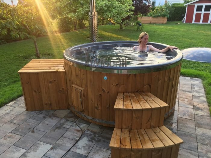 Badefass gfk Thermoholz mit integriertem Ofen Wellness Royal, Heike, Scheinfeld, DEUTSCHLAND 4 Badefass Gfk Thermoholz Mit Integriertem Ofen Wellness Royal, Heike, Scheinfeld, DEUTSCHLAND (3)