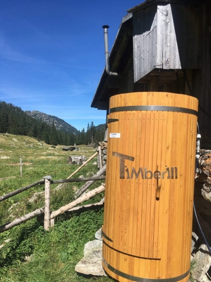 Outdoor Holzdusche Für Sauna Oder Whirlpool, Christjohannes, Sufers, Schweiz (6)
