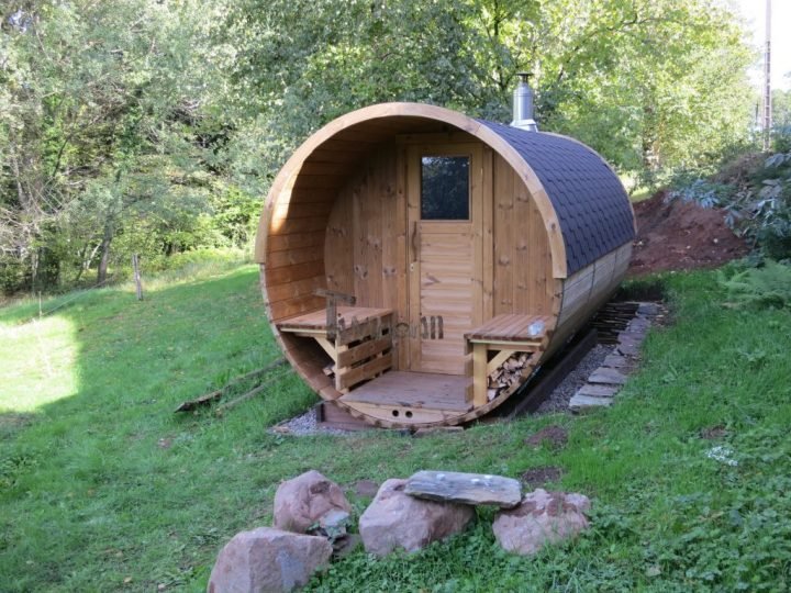 FASSSAUNA MIT HOLZOFEN ODER MIT ELEKTRISCHER HEIZUNG HARVIA, Peter, La Lanterne Et Les Armonts, France (2)