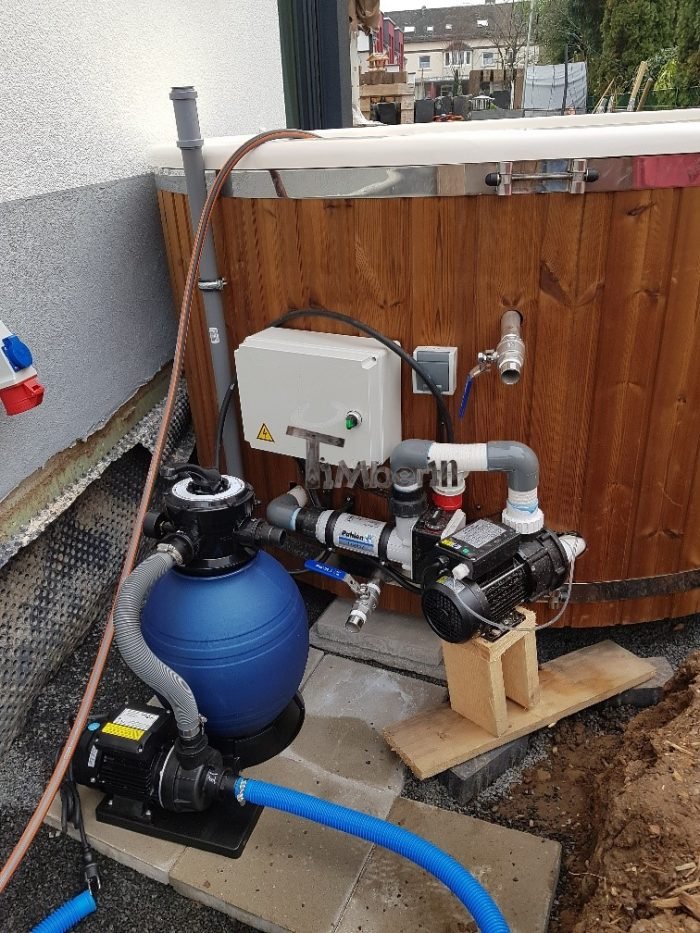 Badezuber mit Fiberglaseinsatz mit Elektroofen, Udo, Hattersheim-Okriftel, Deutschland 3 Badezuber Mit Fiberglaseinsatz Mit Elektroofen, Udo, Hattersheim Okriftel, Deutschland (2)