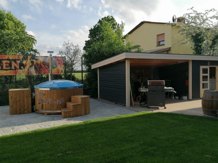 Badefass Gfk Mit Whirlpool Wellness Royal, Uwe, Beindersheim, Deutschland