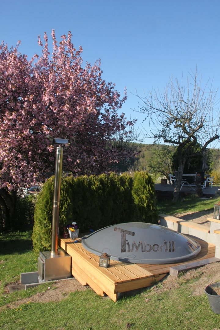 Badezuber Hot Tub Terrasse Einbau, Karin, Untergröningen, Deutschland (1)