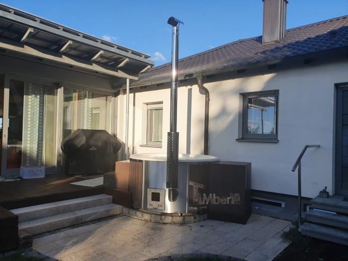 Badezuber Badefass GFK mit Smart Pelletofen WPC Verkleidung, Thorsten, Ihrlerstein, Deutschland 5 Badezuber Badefass GFK Mit Smart Pelletofen WPC Verkleidung, Maerz, Ihrlerstein, Deutschland (5)