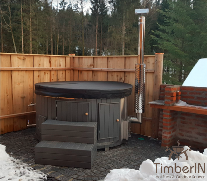 Badezuber Badefass GFK Mit WPC Verkleidung, Marion Und Rudolf, Arnbruck, Deutschland (1)