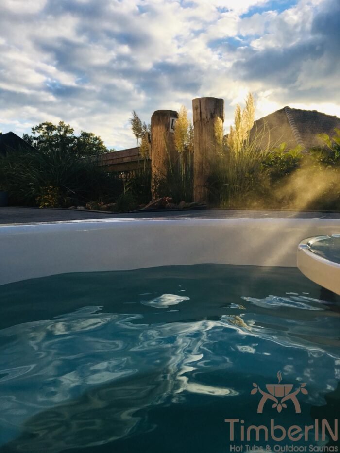 Badetonne Fiberglas Terrasse Einbaumodell Classic Modell, Nils, Schwabstedt, Deutschland (2)