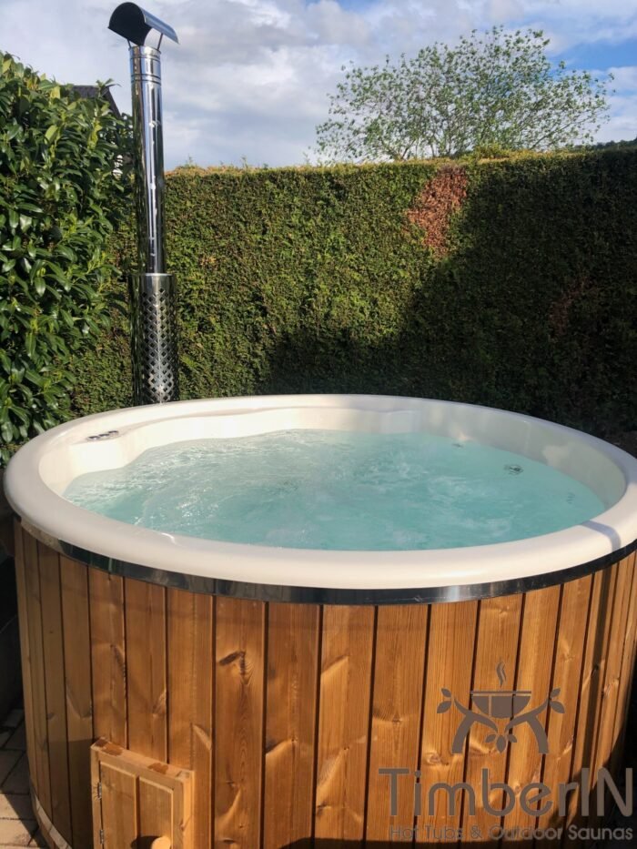 Badezuber Badefass Hot Tube mit Whirlpool Holzofen - TimberIN Rojal, Christoph, Leiwen, Deutschland 2 Badezuber Badefass Hot Tube Mit Whirlpool Holzofen TimberIN Rojal, Christoph, Leiwen, Deutschland (1)