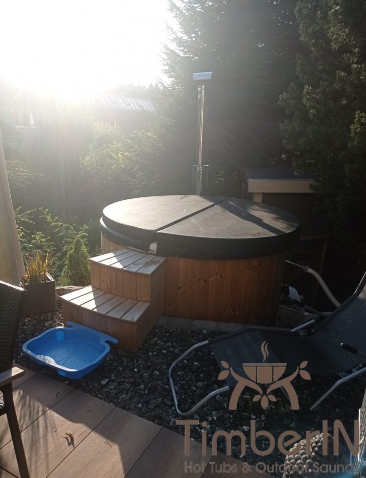 Badezuber Badefass Hot Tube Mit Whirlpool Holzofen – TimberIN Rojal (1)