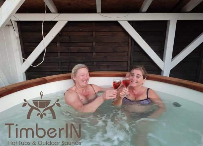 Badezuber GFK mit Aussenofen: Holzofen – Gasofen, Monika und Lothar, Dorsten, Germany 4 Badezuber GFK Mit Aussenofen Holzofen – Gasofen (1)