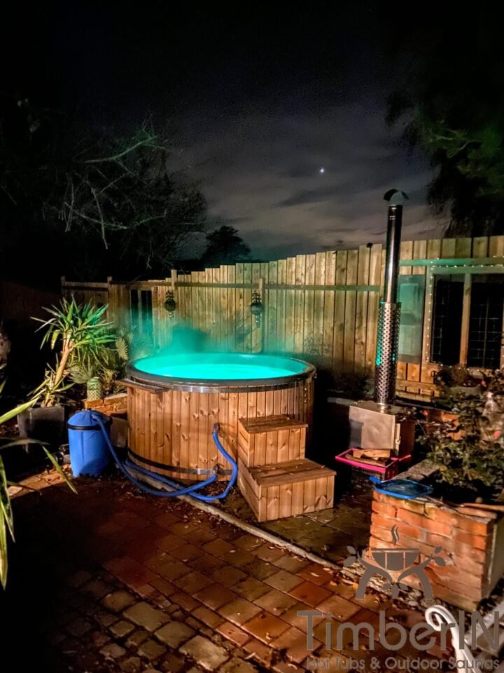 Badezuber Badefass Hot Tube Mit Whirlpool Holzofen – TimberIN Rojal