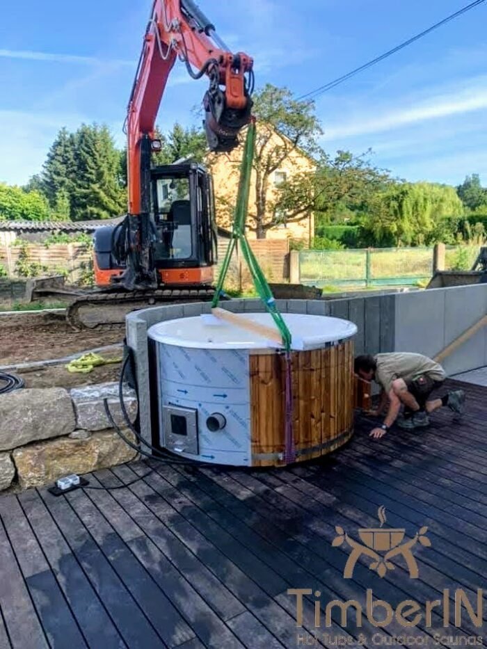 Badezuber Badefass Hot Tube Mit Whirlpool Holzofen – TimberIN Rojal (1)