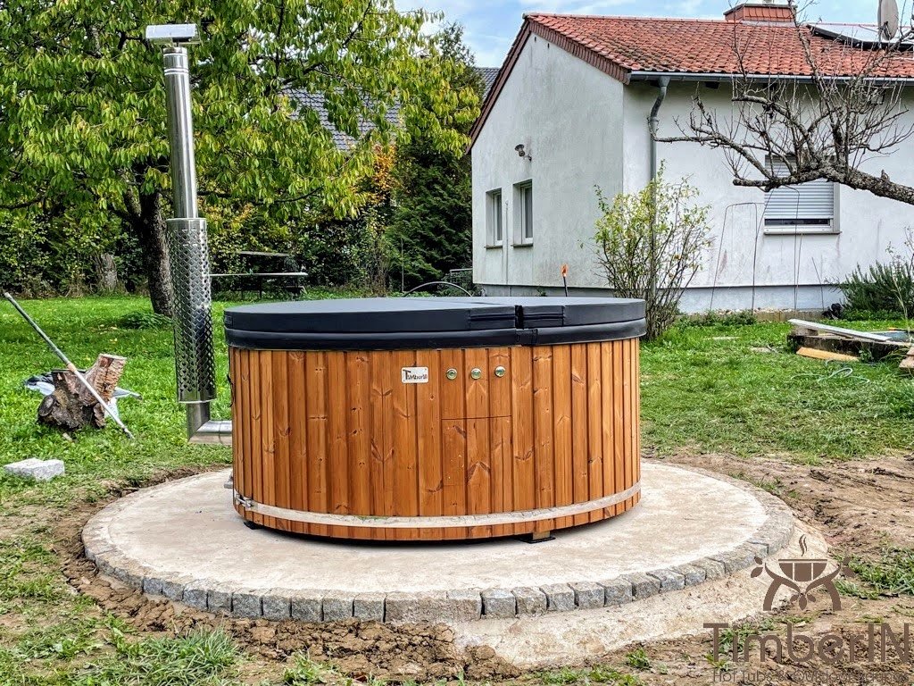 Badezuber Badefass Hot Tube mit Whirlpool Holzofen – TimberIN Rojal 1