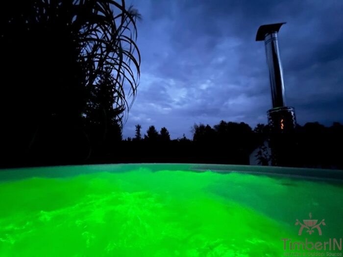 Badezuber Badefass Hot Tube Mit Whirlpool Holzofen – TimberIN Rojal, (1)