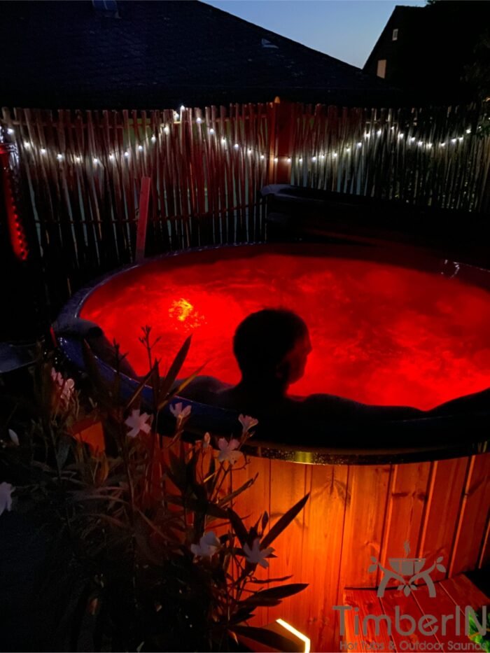 Badefass Hot Tube Whirlpool Mit Holzofen – TimberIN Rojal (2)