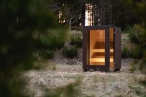 TimberIN Nordic Cube S Sauna am Abend